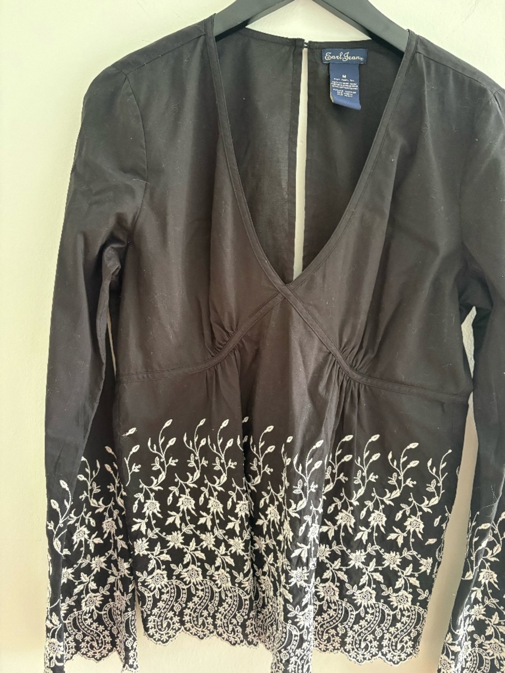 M/Earl Jean/Embroidered 100% cotton black long sleeved blouse